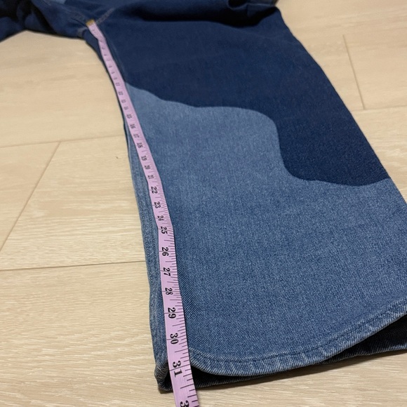 Hollister Ultra High-Rise Blue Wave Pattern Dad Jeans 27x31 - Picture 6 of 8